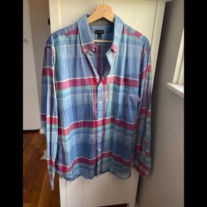NWT J. Crew 100% Cotton Men’s Plaid Button Down Shirt. Lightweight spring style